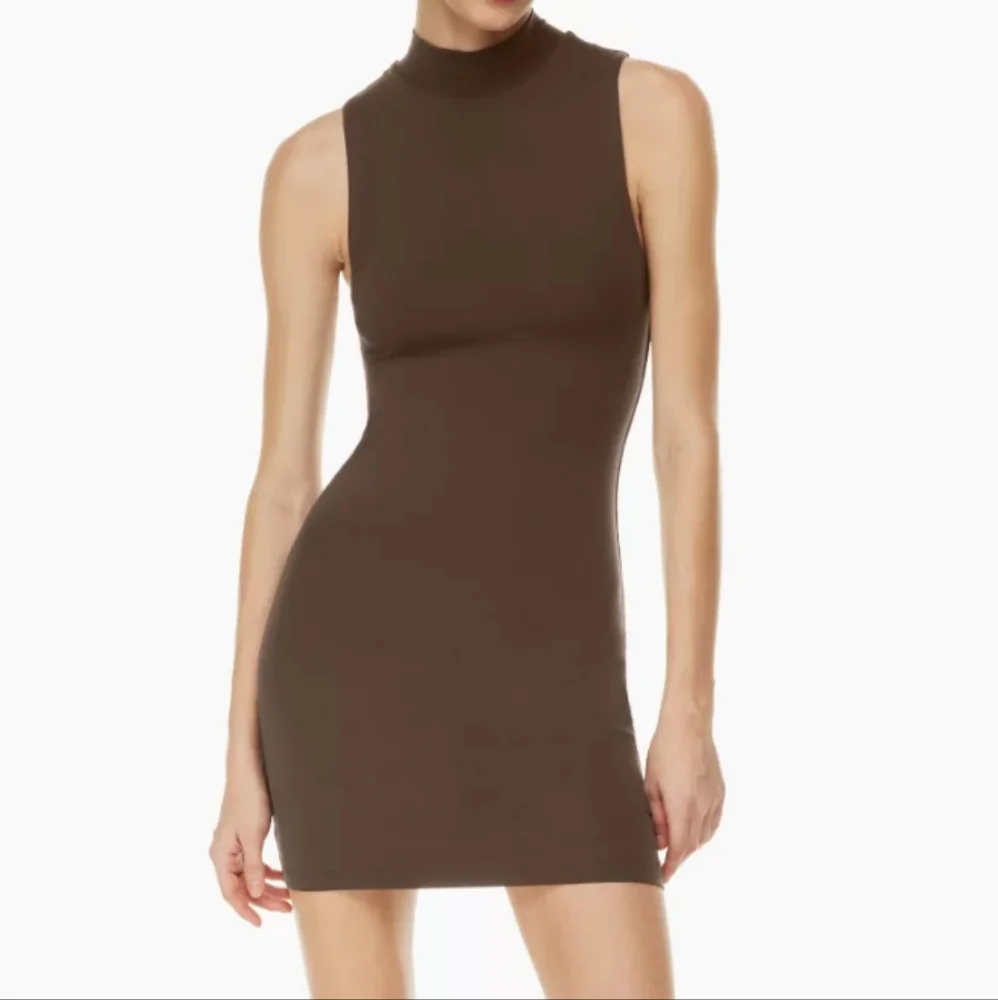 Sleeveless mock-neck mini dress by Aritzia - Picture 5 of 6